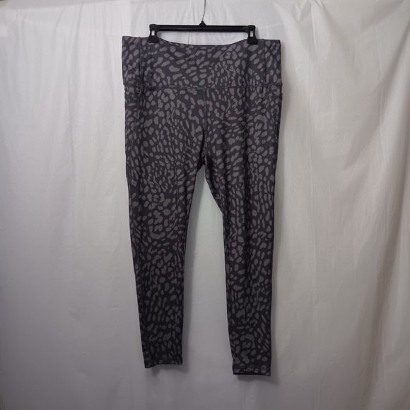 DAISY FUENTES FIT ANIMAL PRINT ACTIVEWEAR LEGGINGS - Picture 4 of 10